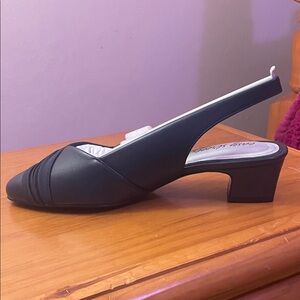 easy street Black Slingback Low Block Heel Pump